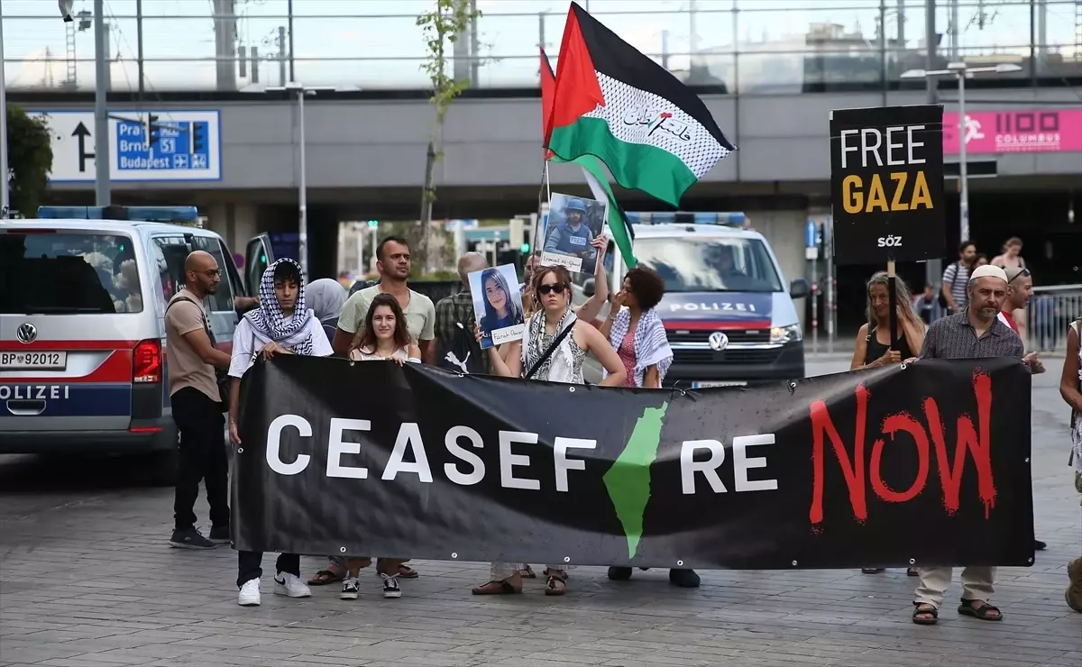 Viyana’da Gazze’ye Destek Gösterisi