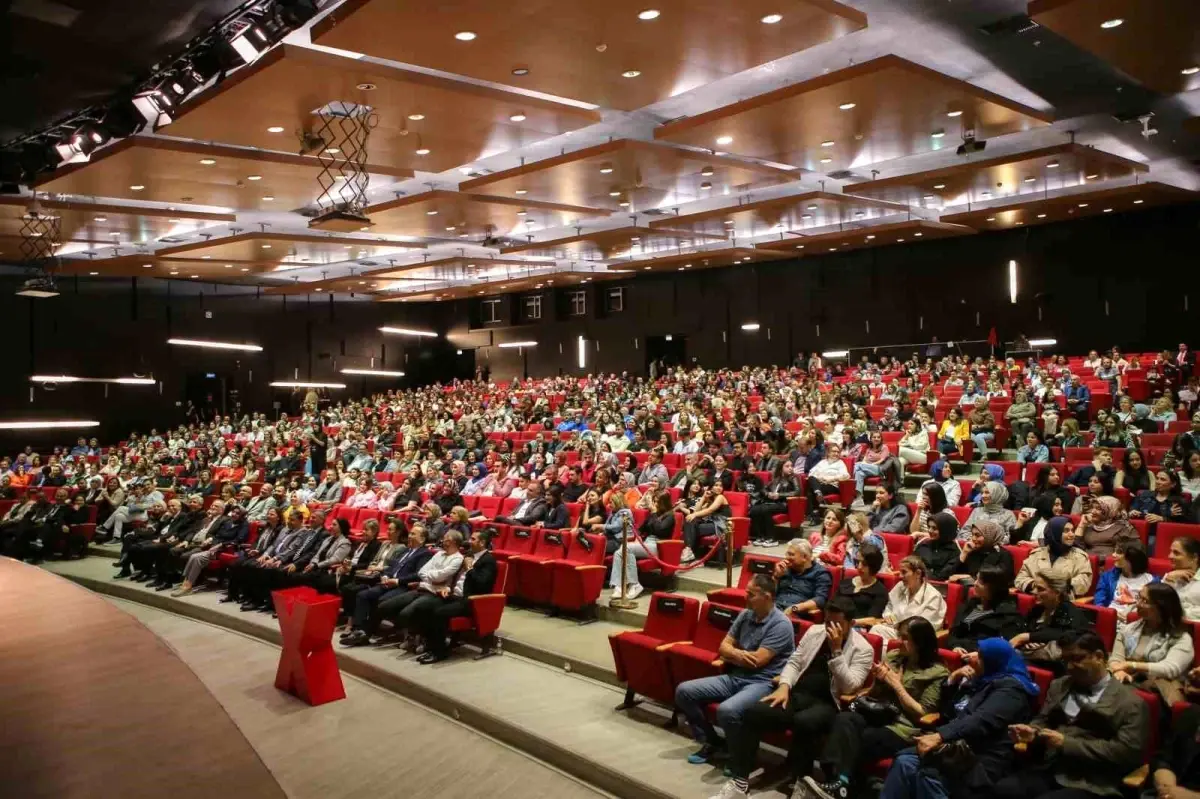TEDxErciyesKoleji Konferansı Rekor Katılımla Gerçekleşti