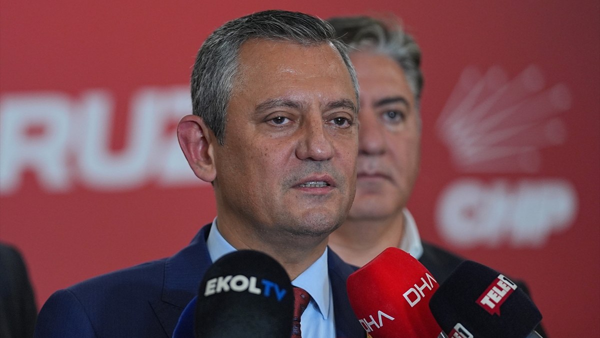 Özgür Özel: Elimizi Esenyurt’un üzerinden çekmemekle kararlıyız