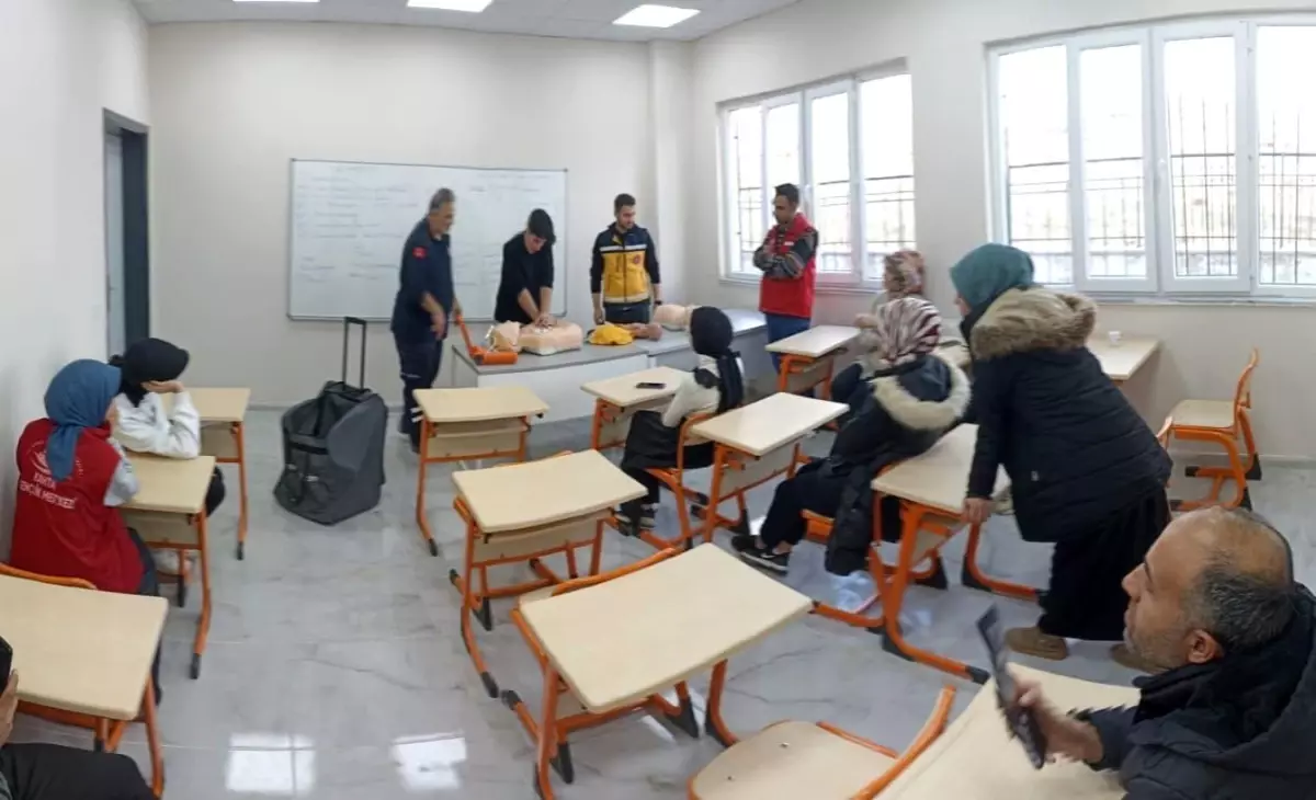 Adıyaman’da Heimlich Manevrası Eğitimi