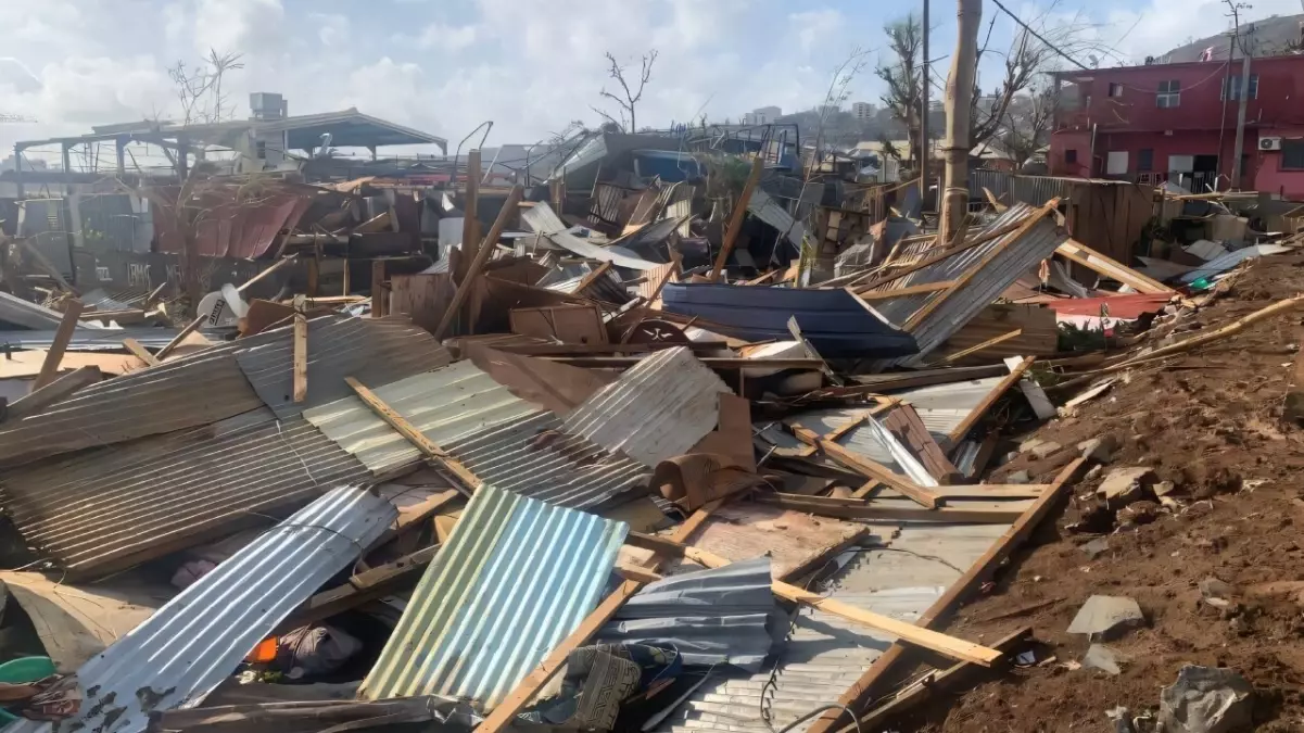 Mayotte’de Kasırga Can Kayıpları Arttı
