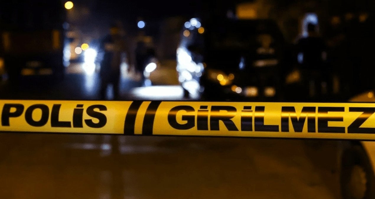 Cani koca dehşet saçtı: Önce karısını bıçakladı sonra kendi boğazını kesti!