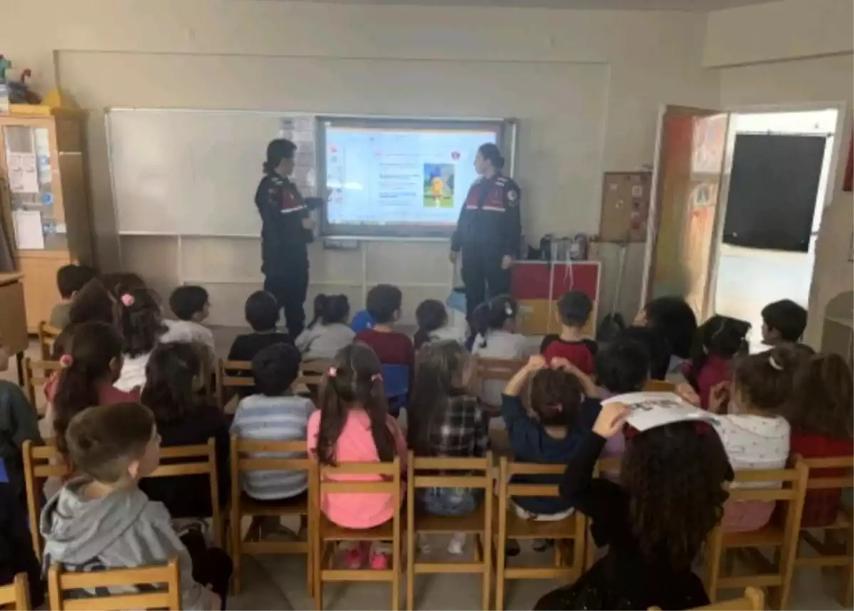 Anaokulu Öğrencilerine Jandarma Eğitimi