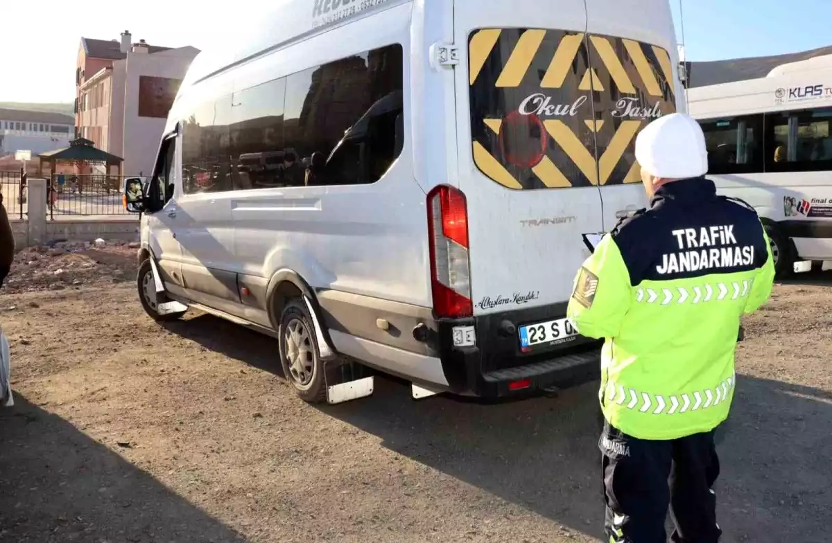 Elazığ’da Okul Önlerinde Güvenlik Denetimi