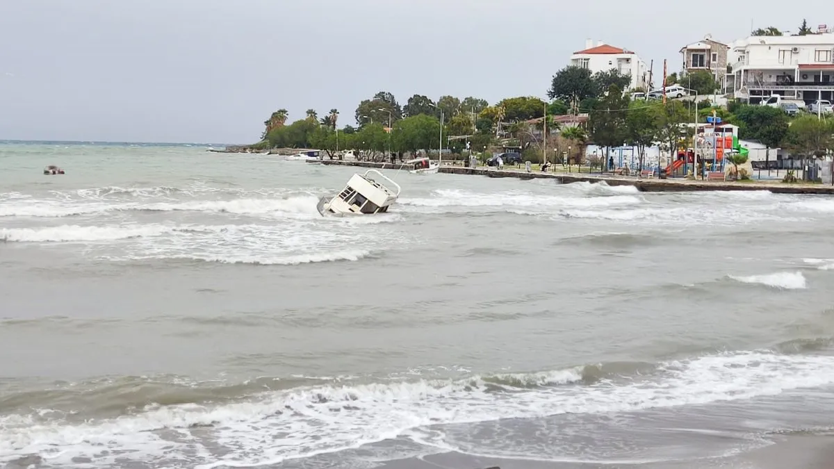 Datça’da fırtına nedeniyle tekne battı